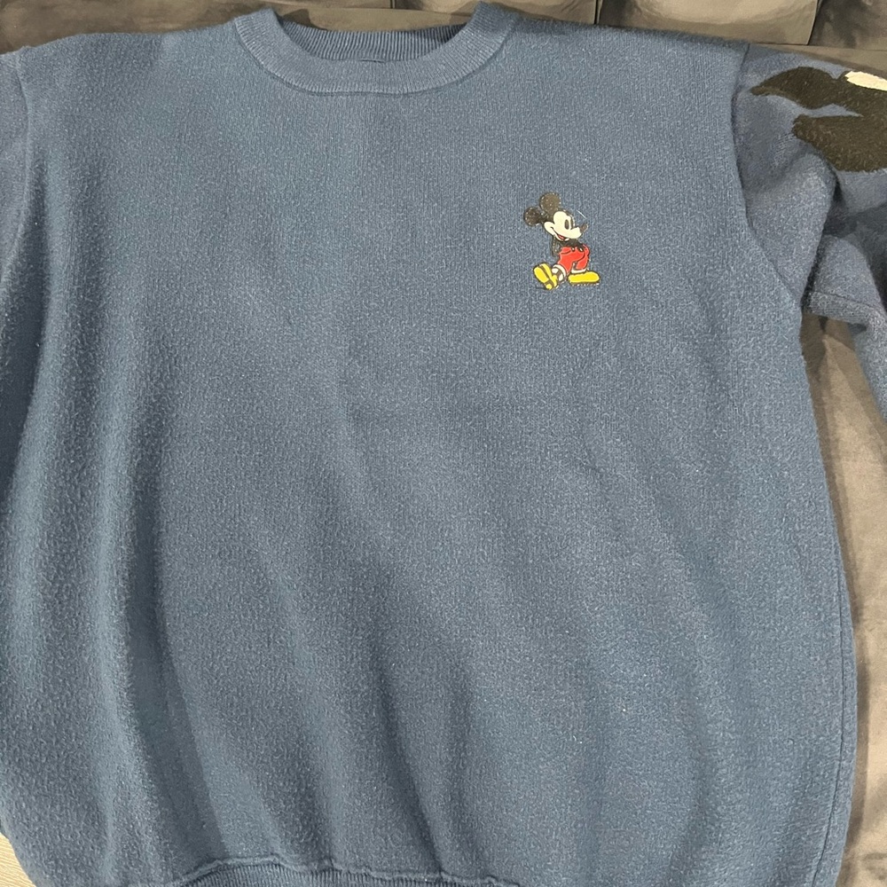 Crew neck